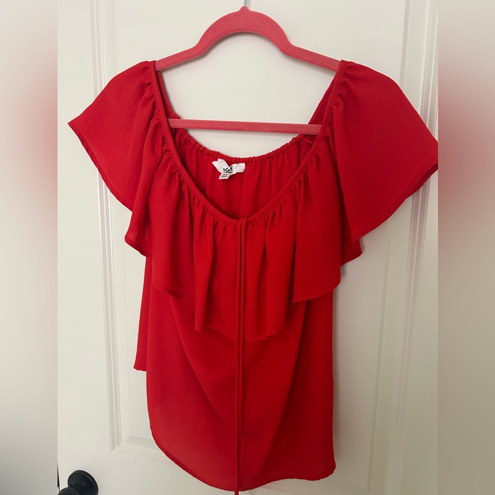 BB Dakota red off the shoulder top